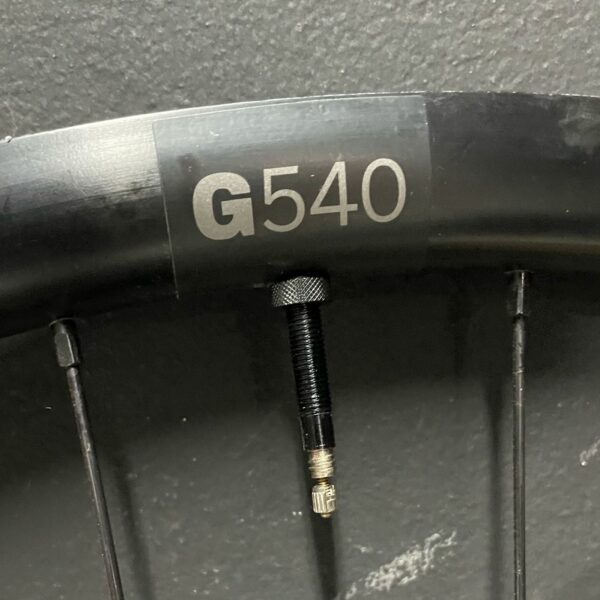 Par Rodas Gravel com aros DTSwiss G540 usada/repasse - Image 3