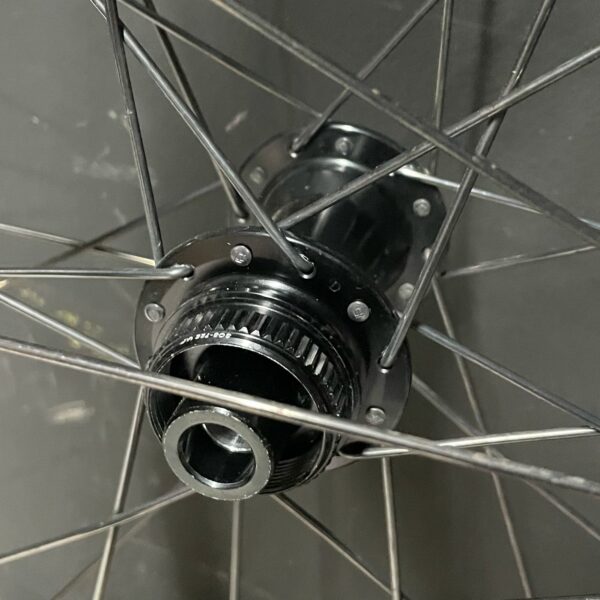 Par Rodas Gravel com aros DTSwiss G540 usada/repasse - Image 4