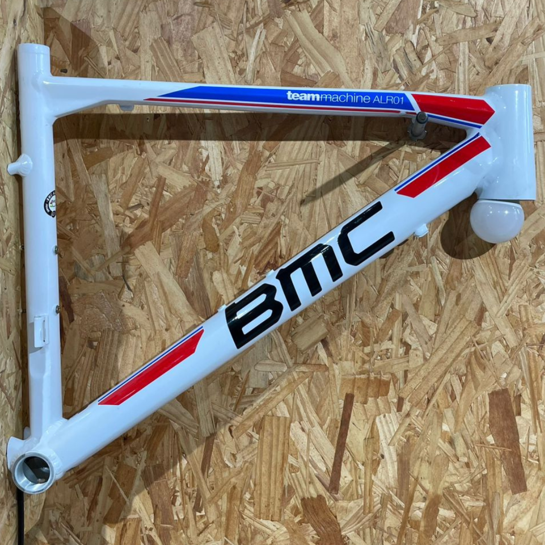 Luminária Quadro Bicicleta Alumínio BMC Road Avaria - Imagem 3