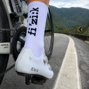 Meia Ciclismo Fizik Branca Logo Preto